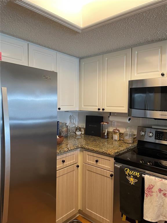 323 MADEIRA CIRCLE, TIERRA VERDE, FL — photo 5 of 30