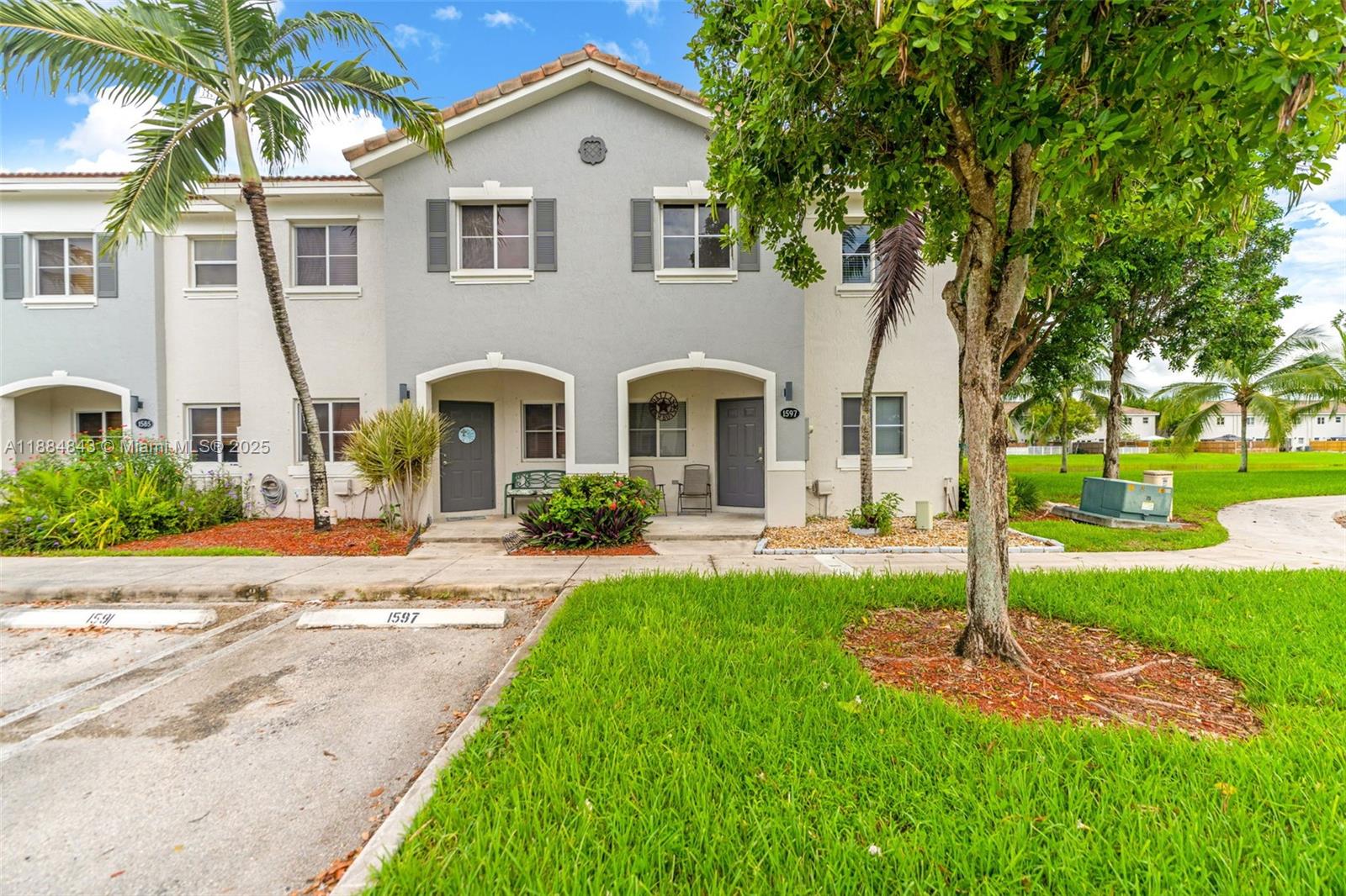 1597 SE 31st Ct, Homestead FL 33035