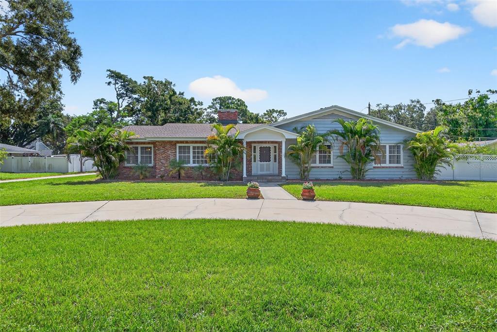 1647 ROBIN HOOD LANE