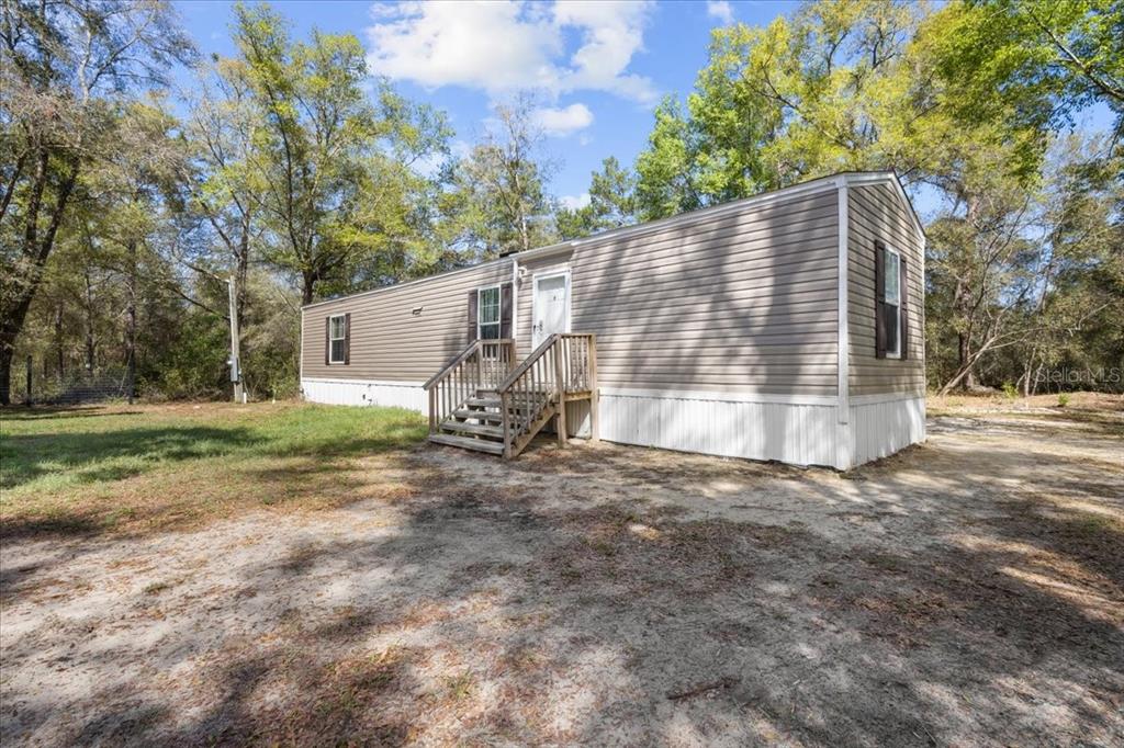 11061 NE 65TH LANE, WILLISTON, FL — photo 4 of 28