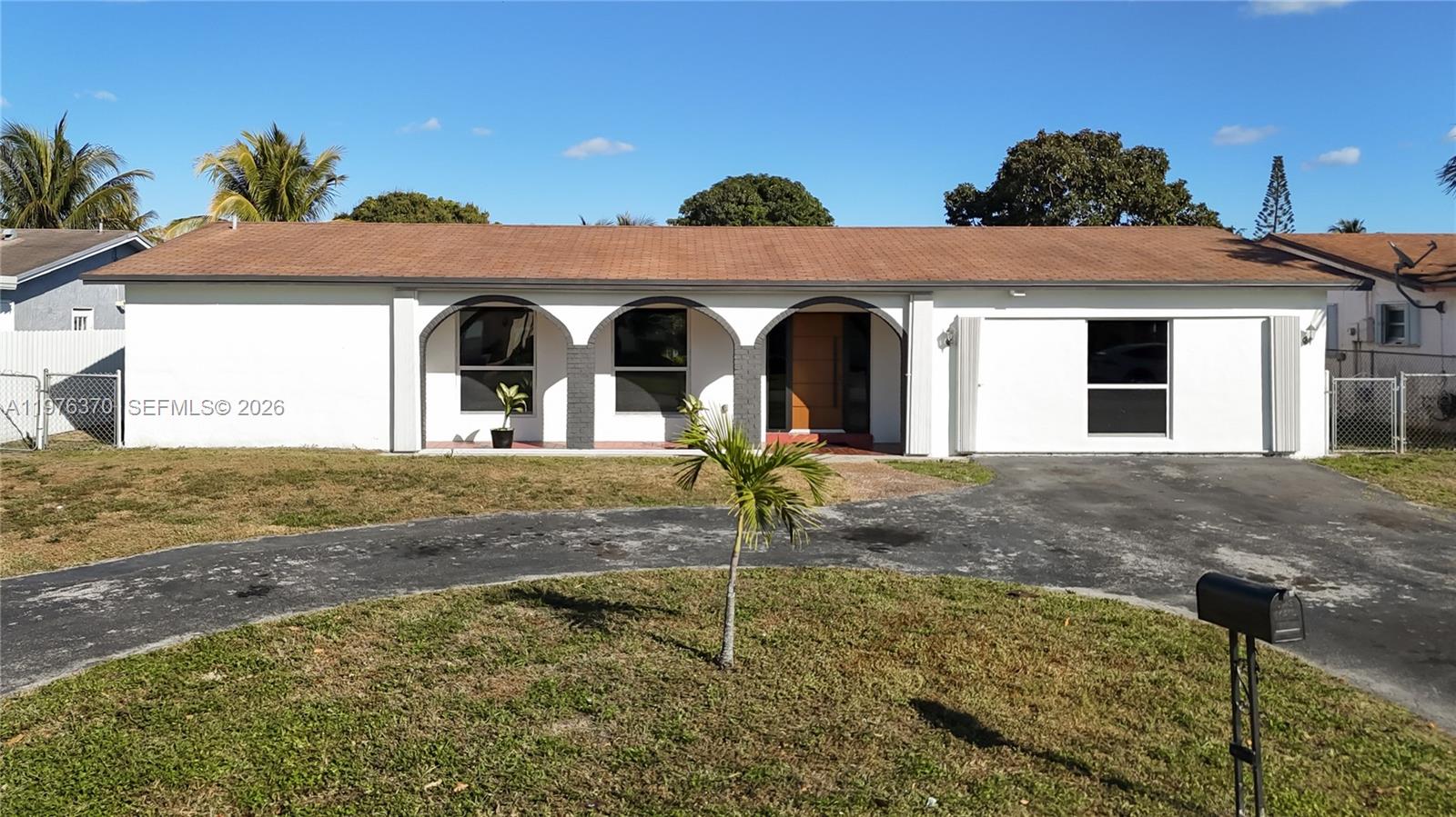 2913 Dolphin Dr, Miramar FL 33025