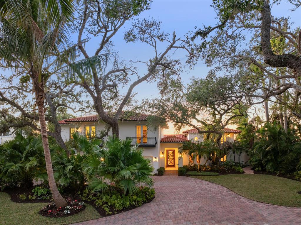 3930 RED ROCK WAY
