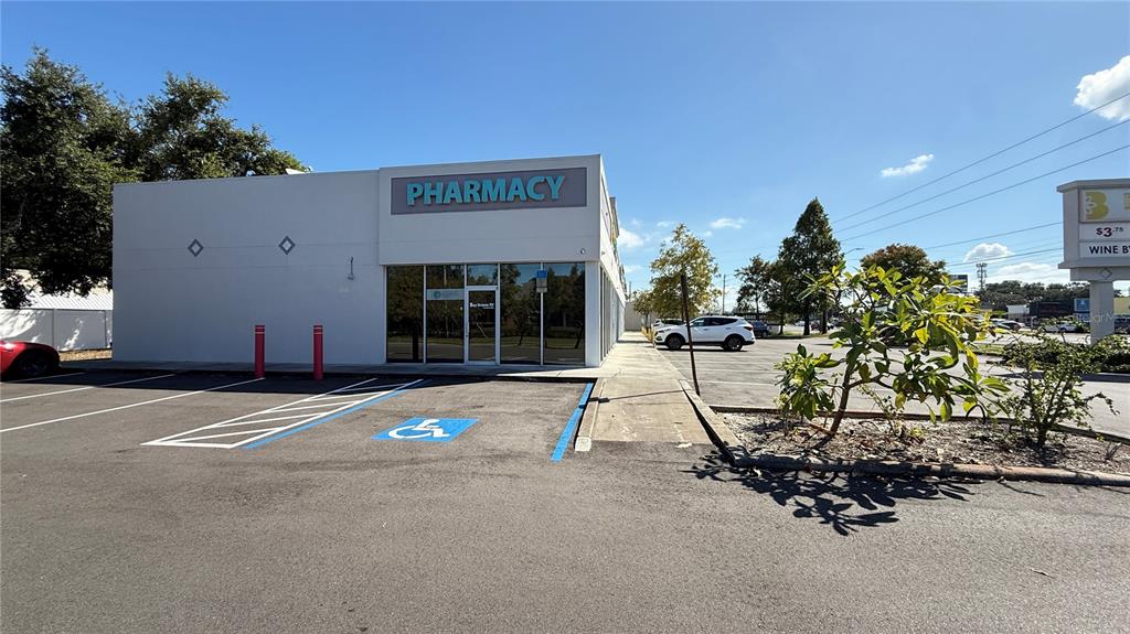 3350 E BAY DRIVE, LARGO, FL — photo 2 of 26