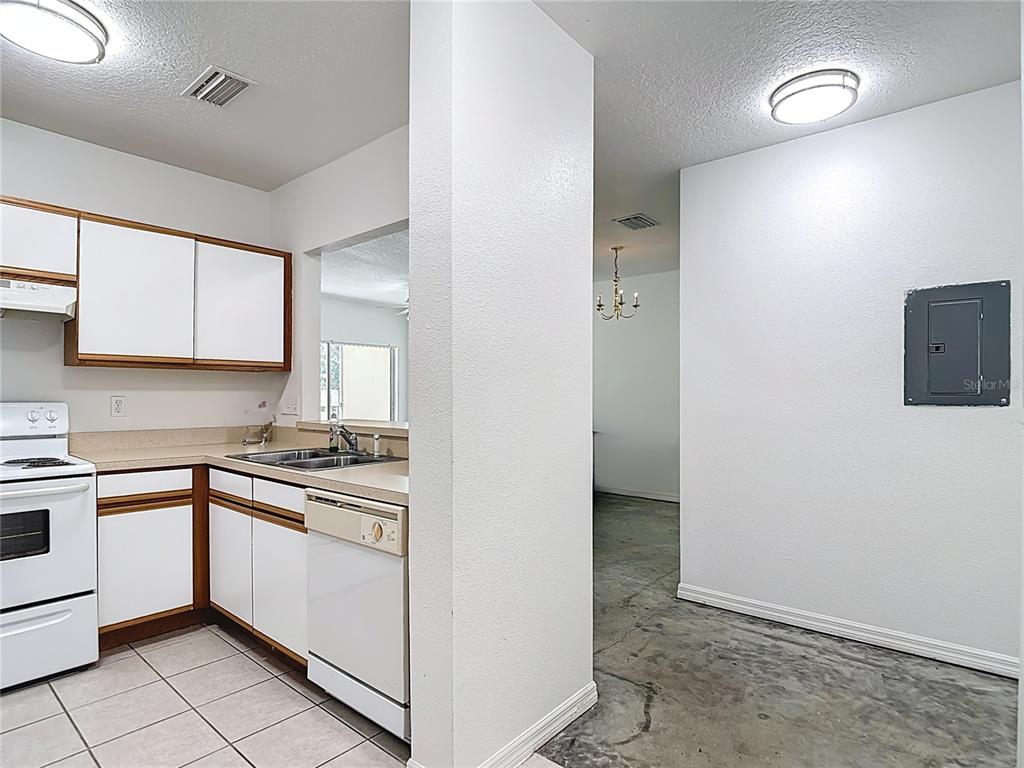 6446 CYPRESSDALE DRIVE UNIT 202, RIVERVIEW, FL — photo 5 of 20