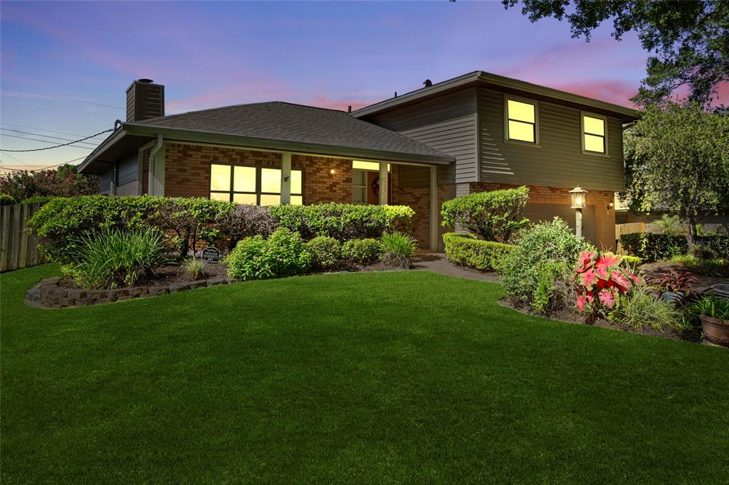 723 ROYAL GLEN DRIVE
