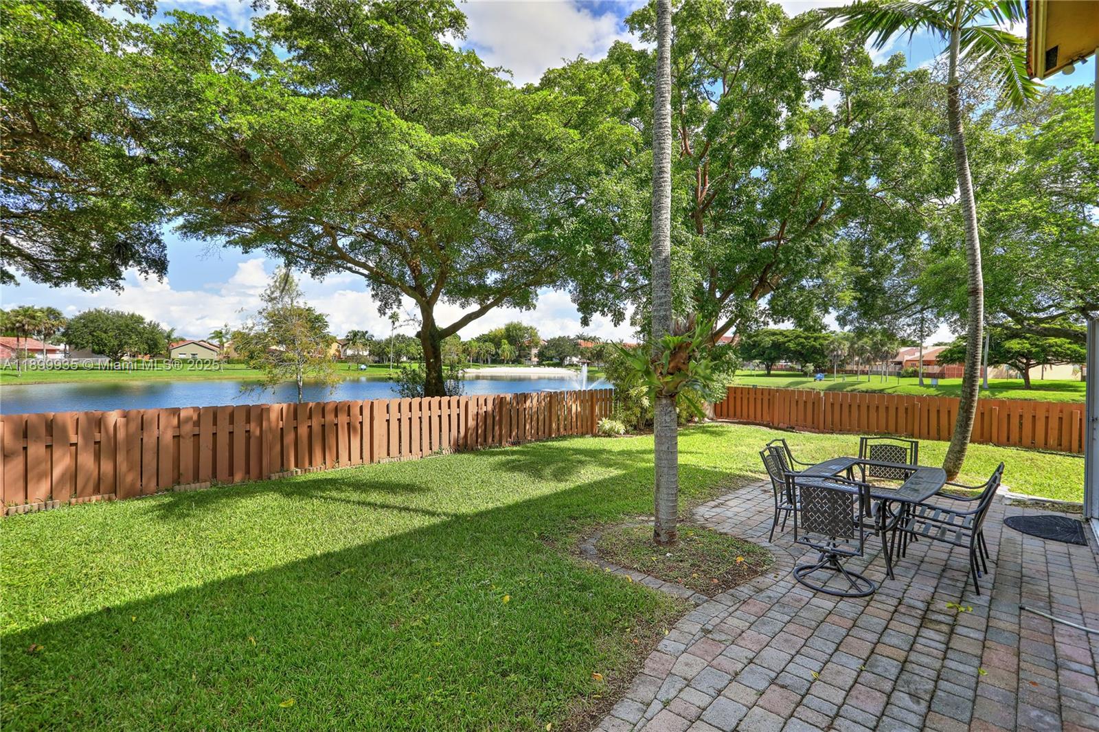 15576 SW 103rd St, Miami FL 33196