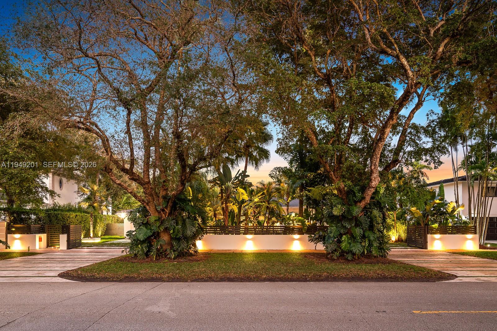 5907 Riviera Dr, Coral Gables FL 33146
