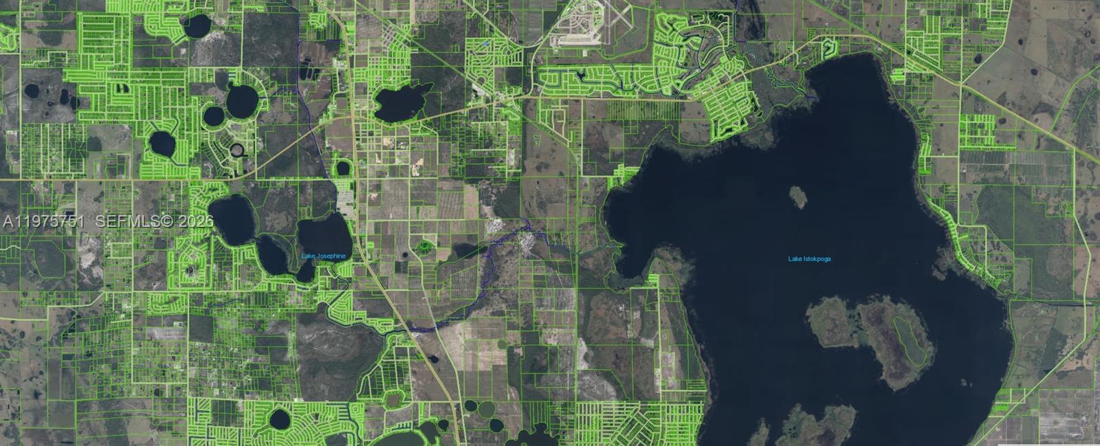 This is an aerial map showing land parcels near Lake Istokpoga and Lake Josephine — 449 S Cross Road, Sebring FL 33870, SEBRING, FL