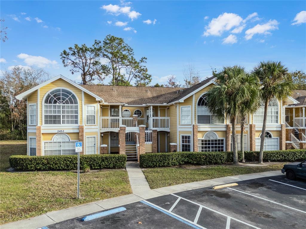 2452 SWEETWATER CLUB CIRCLE UNIT 27
