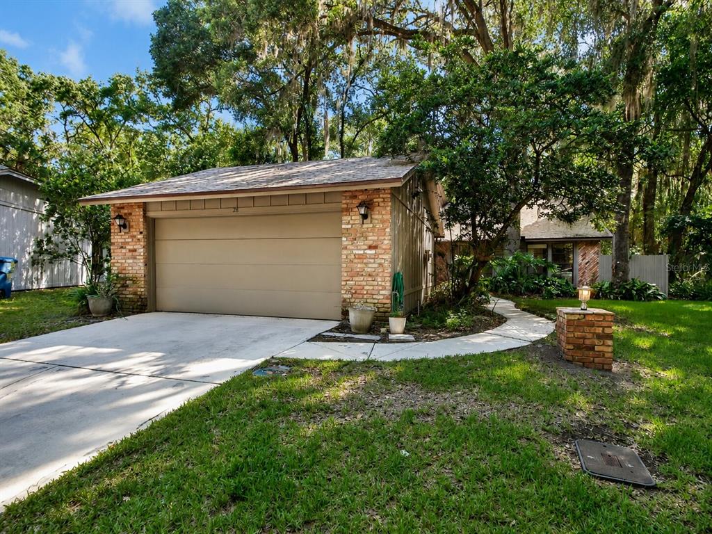 28 RAMBLEWOOD TRAIL