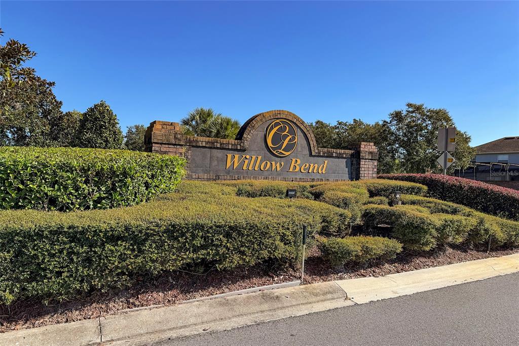2410 WILLOW TREE LANE
