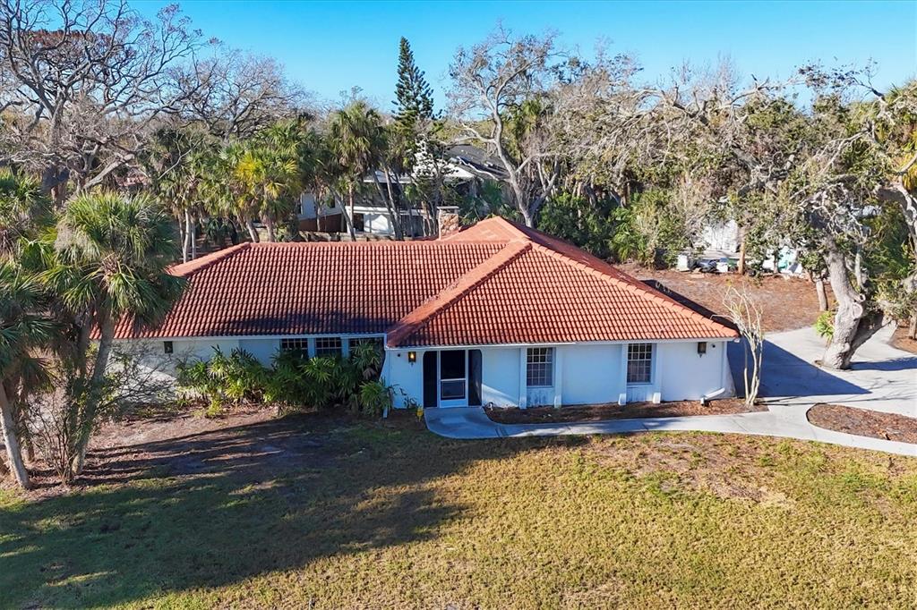 670 VENICE LANE