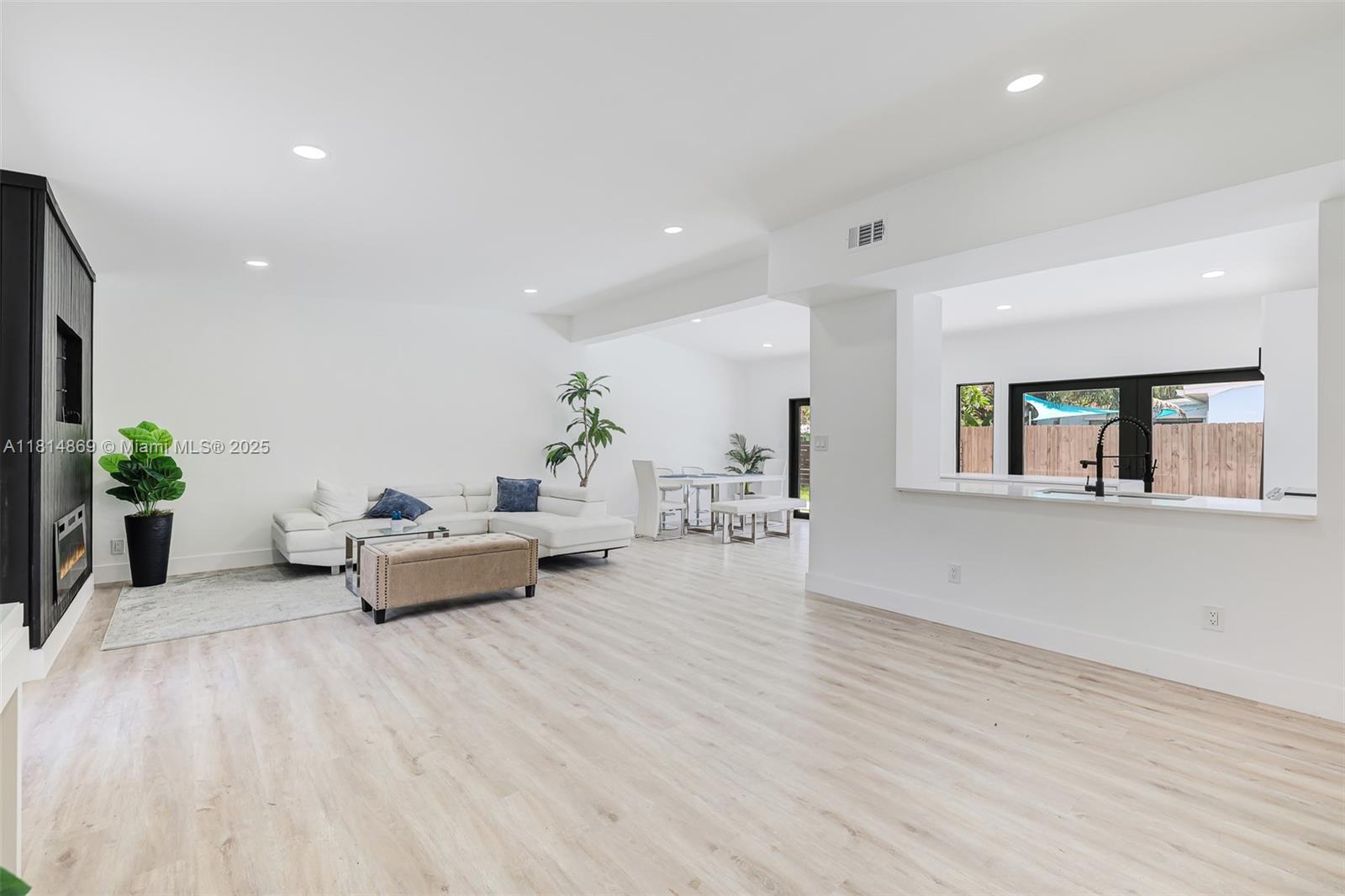 3105 SW 16th St, Fort Lauderdale FL 33312