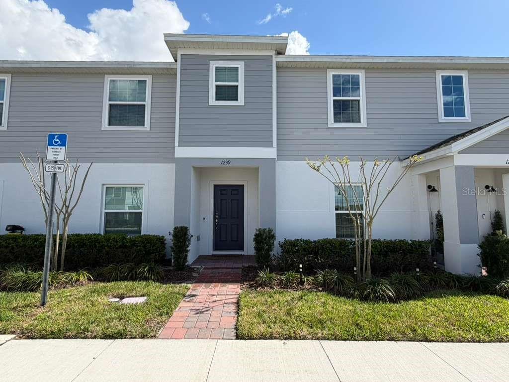 1239 SAND TORCH CIRCLE