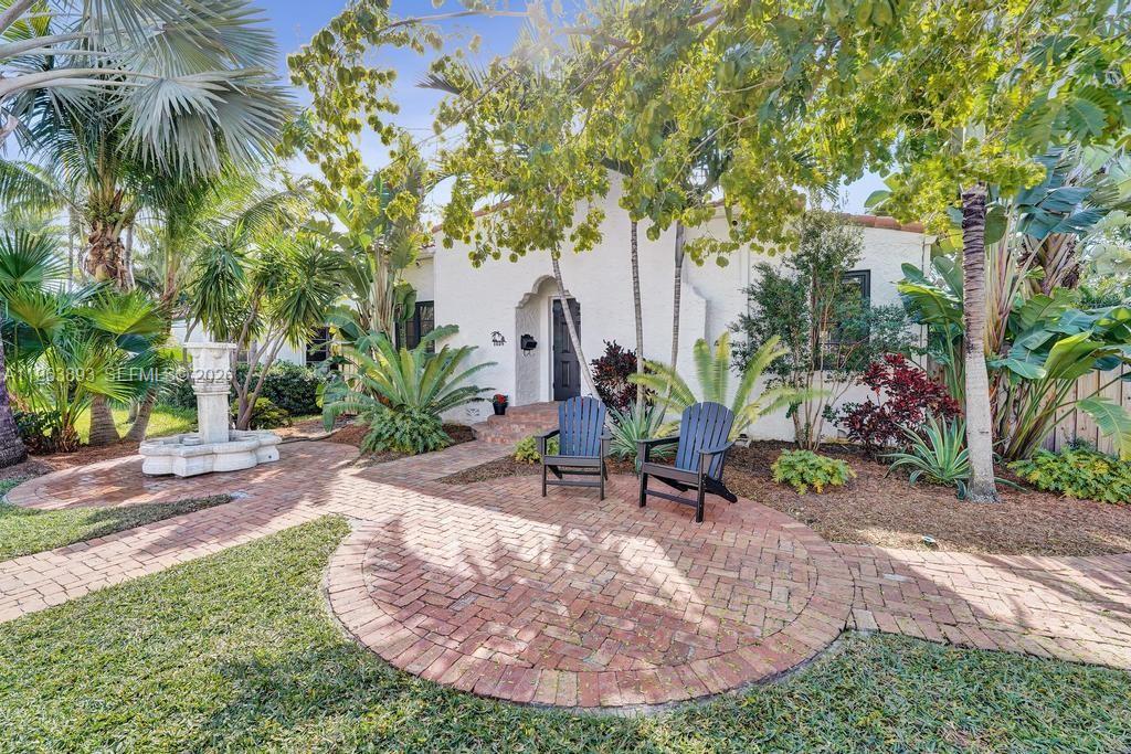 1028 Tyler St, Hollywood FL 33019