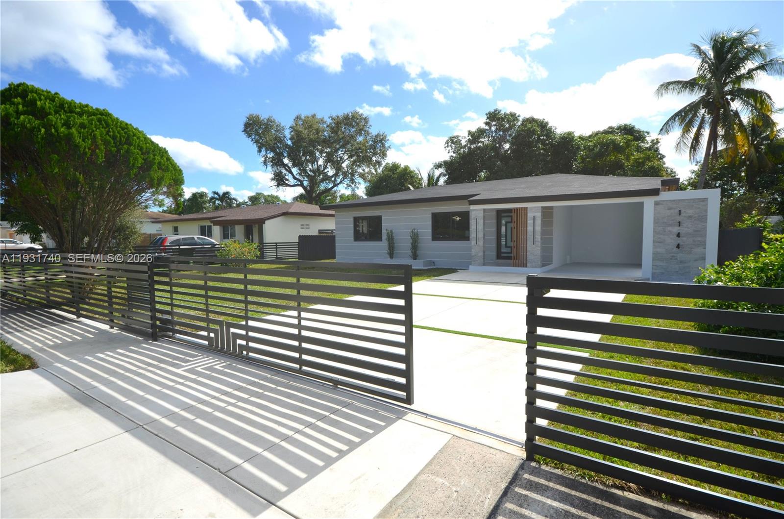 1144 NE 144th St, North Miami FL 33161
