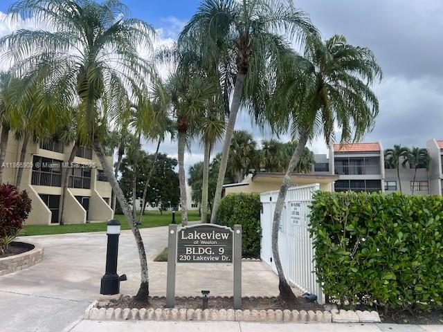 230 Lakeview Dr # 109, Weston FL 33326