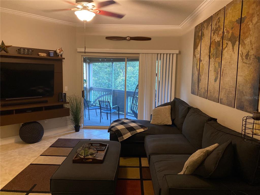 482 N PIN OAK PLACE UNIT 304