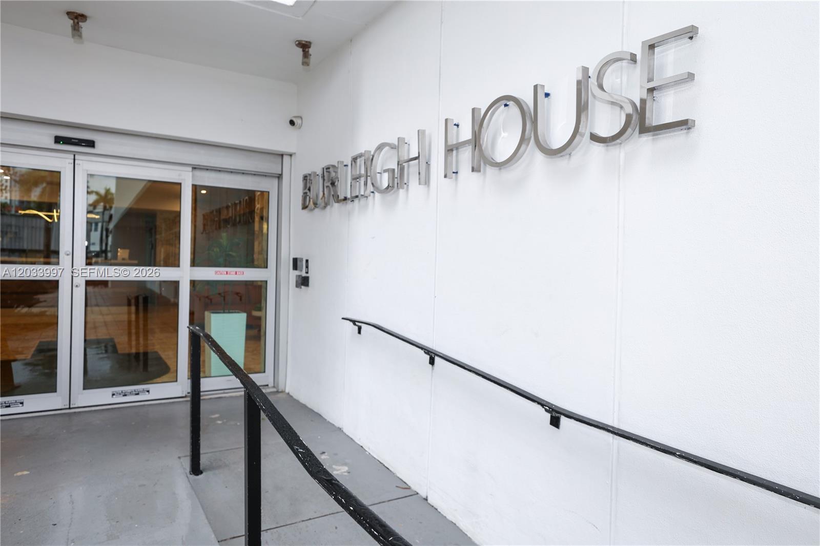 7135 Collins Ave # 735, Miami Beach FL 33141
