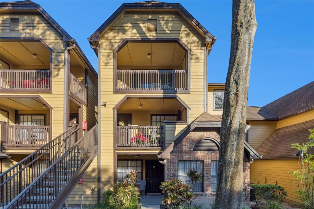 415 LAKEPOINTE DRIVE UNIT 103