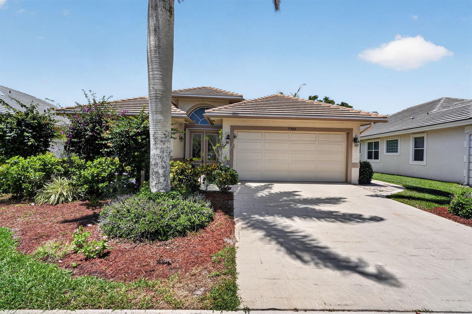 7982 SE Hempstead Circle, Hobe Sound FL 33455