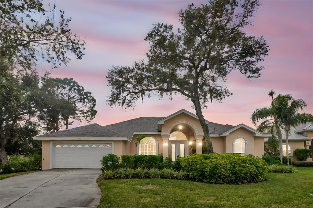 731 WATERSIDE COURT