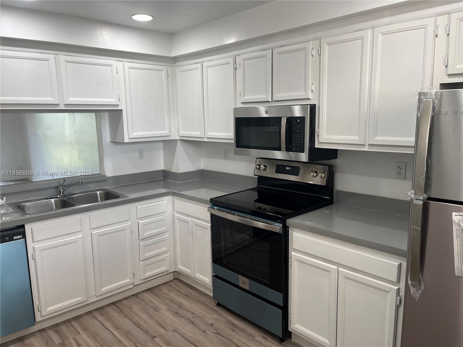 8735 Ramblewood Dr # 413, Coral Springs FL 33071