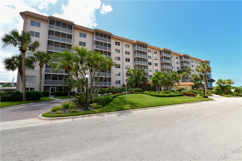 800 BENJAMIN FRANKLIN DRIVE UNIT 403, SARASOTA, FL — photo 5 of 30