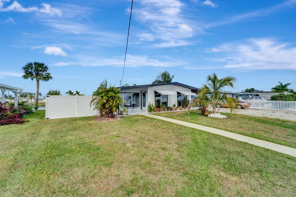 551 LINDLEY TERRACE