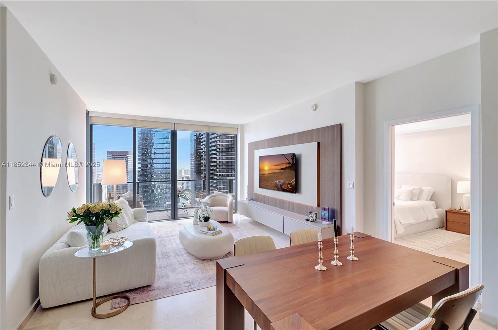 88 SW 7th St # 3003, Miami FL 33130