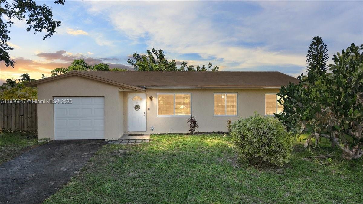 7307 SW 8th St, North Lauderdale FL 33068