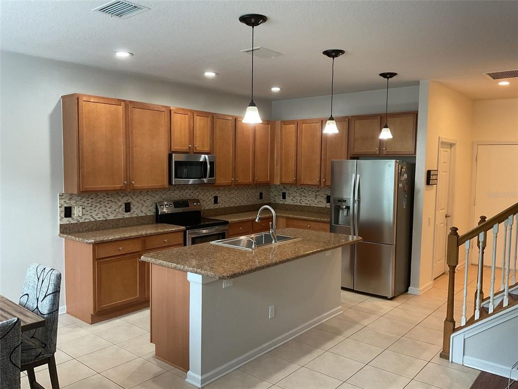 14024 WAKE ROBIN DRIVE, BROOKSVILLE, FL — photo 3 of 11