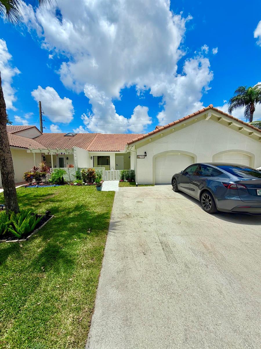 21547 Altamira Avenue, Boca Raton FL 33433