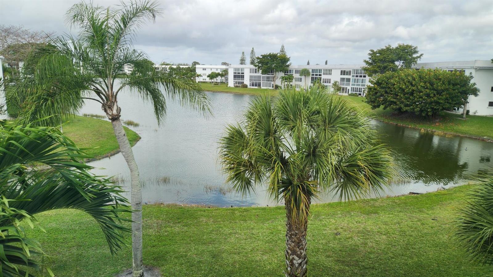 304 Wellington E # 304, West Palm Beach FL 33417