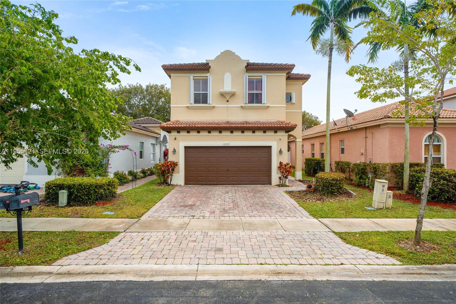 1097 NE 40th Rd, Homestead FL 33033