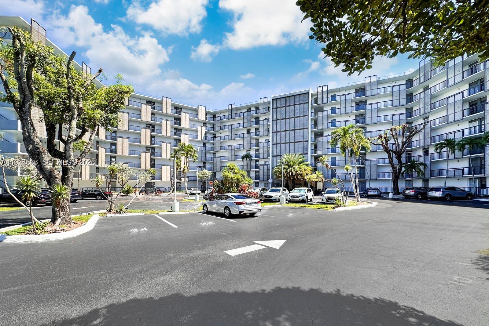 20500 W Country Club Dr # 715, Aventura FL 33180