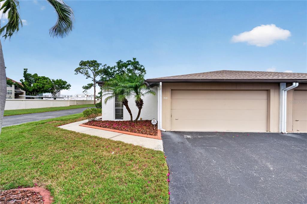 3501 N VILLAGE COURT UNIT 220