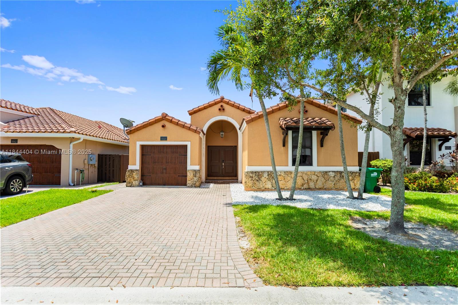 9948 NW 10th Ter, Miami FL 33172