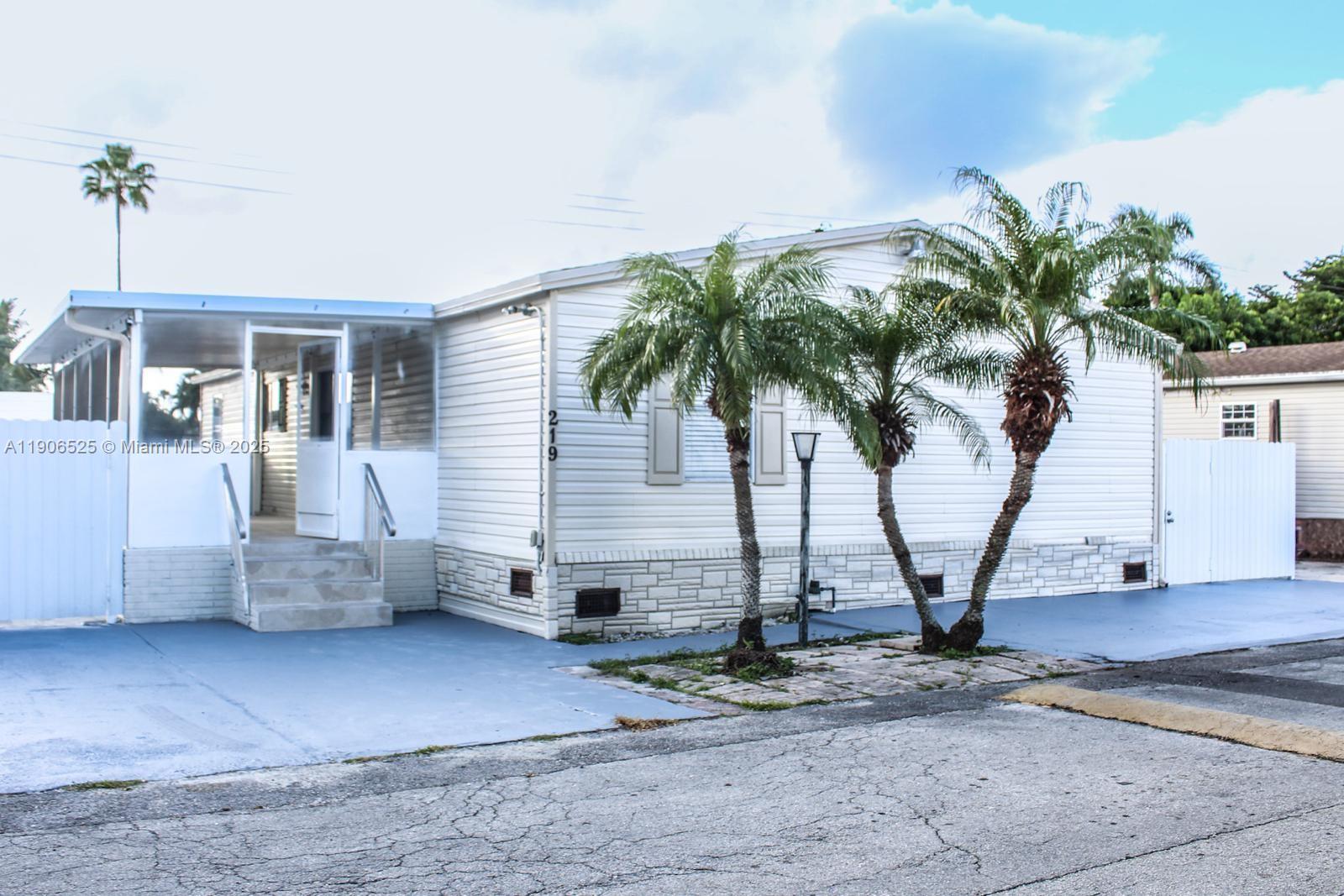 220 NE 12th AVE Lot 219, Homestead FL 33030