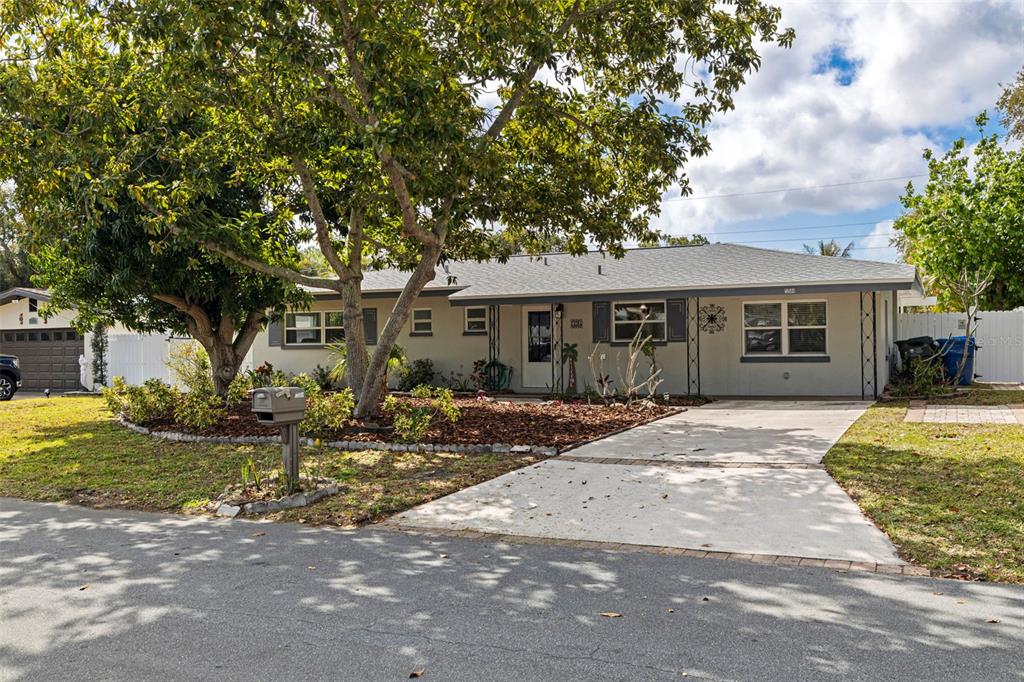 13584 TWIG TERRACE, LARGO, FL — photo 2 of 27