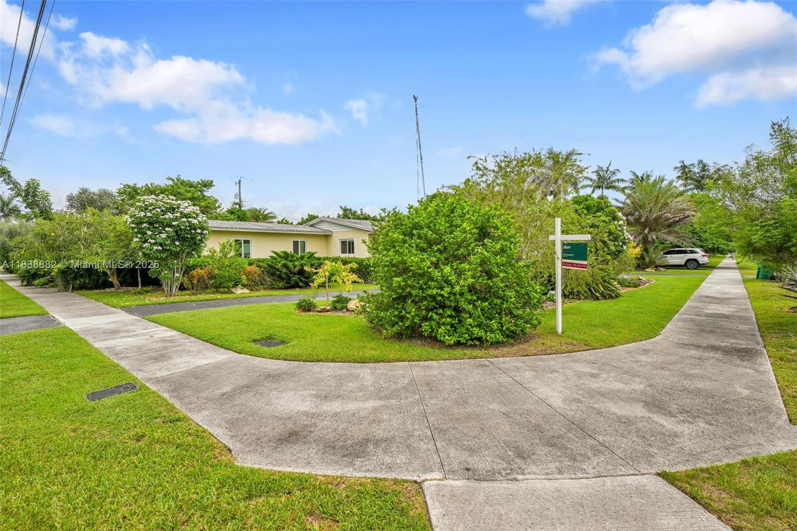 85 NW 21st St, Homestead FL 33030
