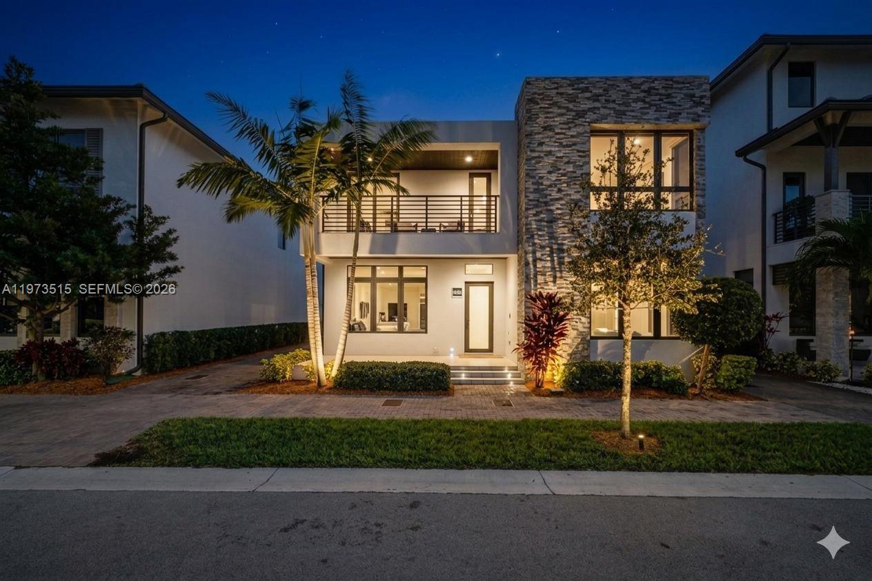 8126 NW 48th Ter, Doral FL 33166