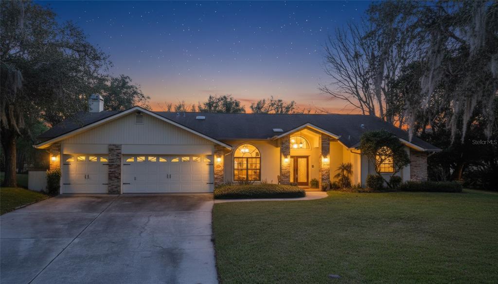 8021 MOONLIGHT LANE