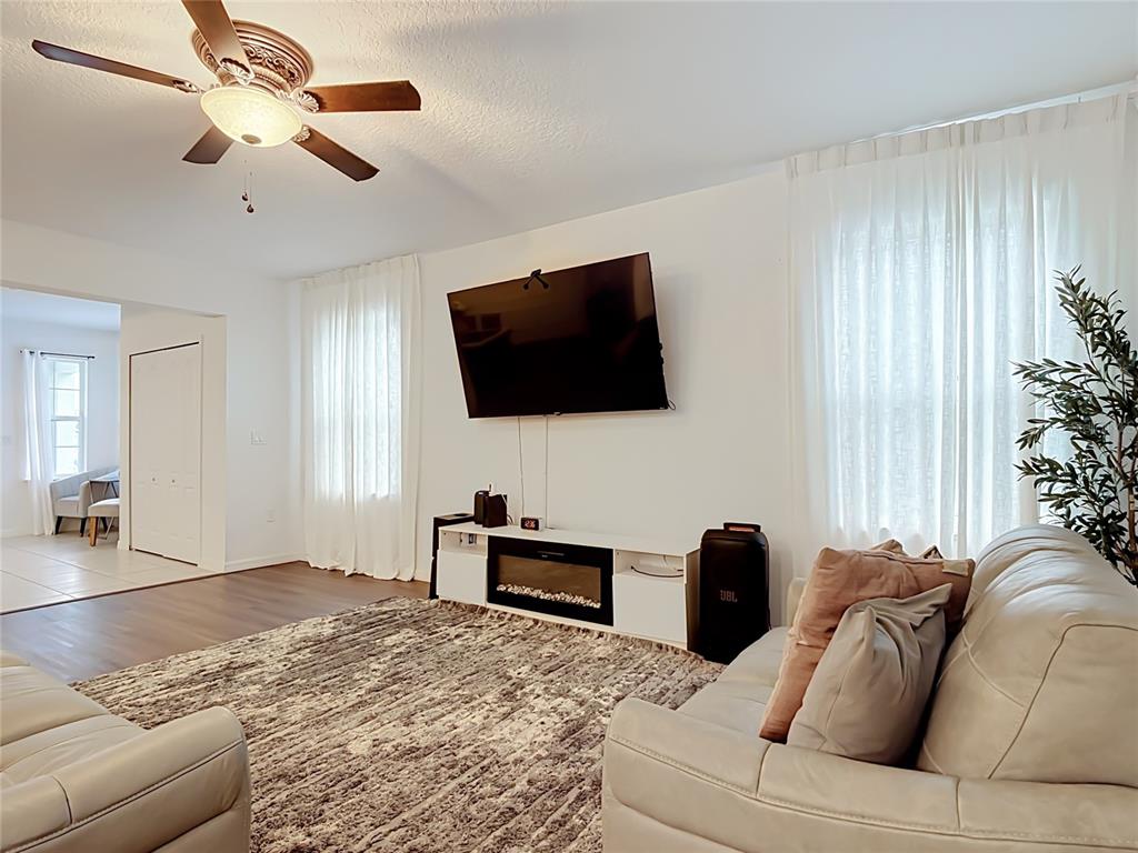 399 PINECREST LOOP, DAVENPORT, FL — photo 5 of 30
