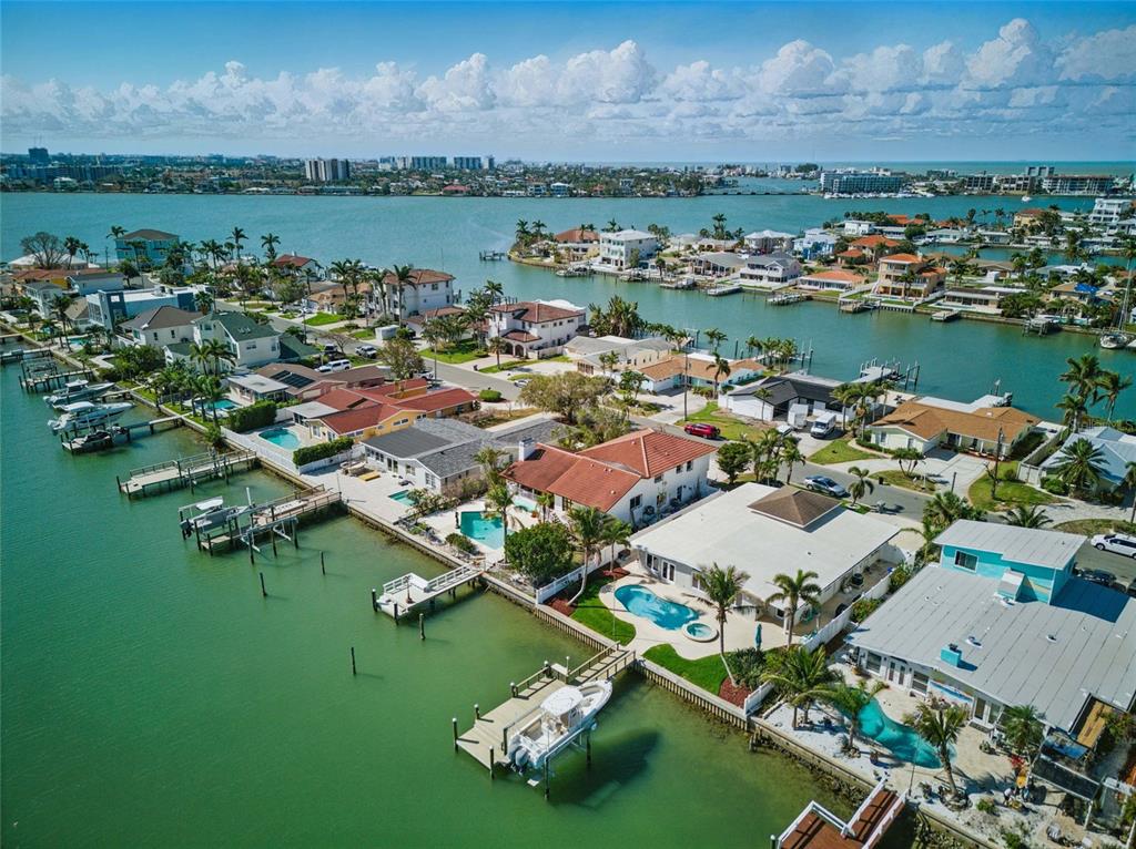 11285 8TH STREET E, TREASURE ISLAND, FL — photo 4 of 30