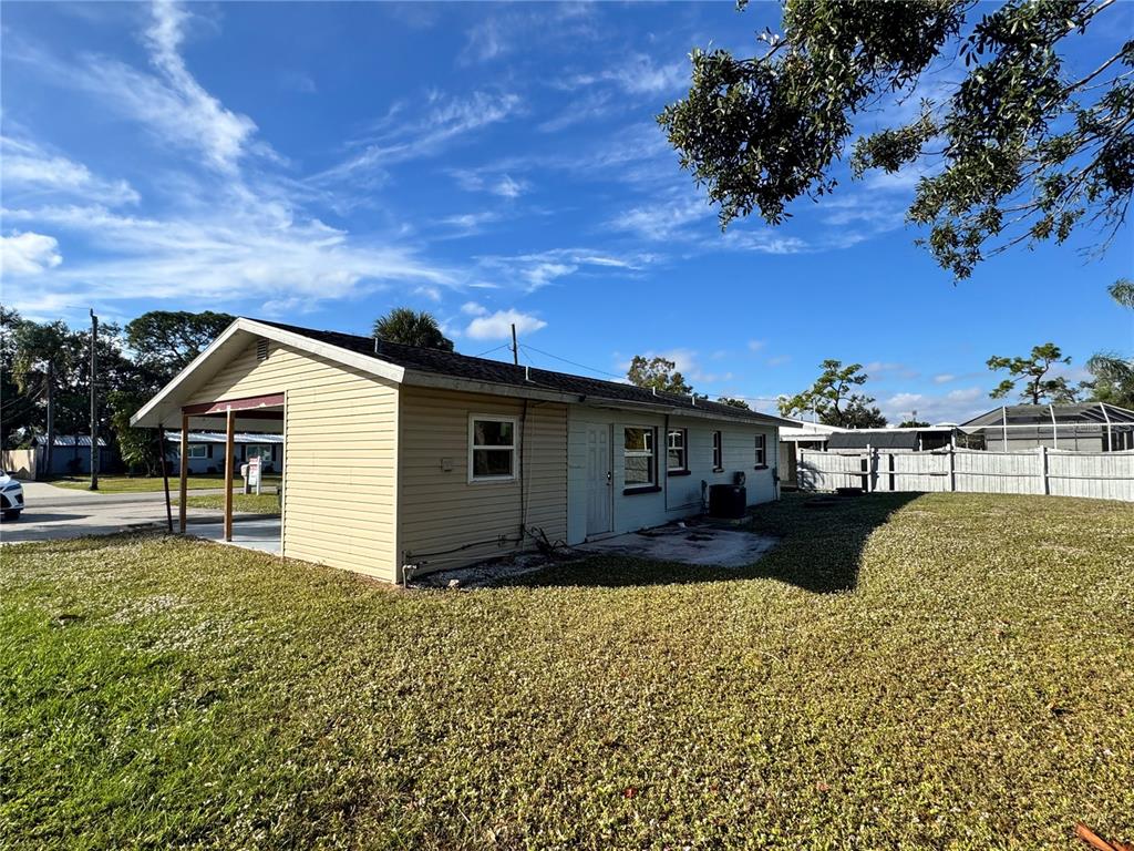 1405 INGRAM AVENUE, SARASOTA, FL — photo 2 of 15