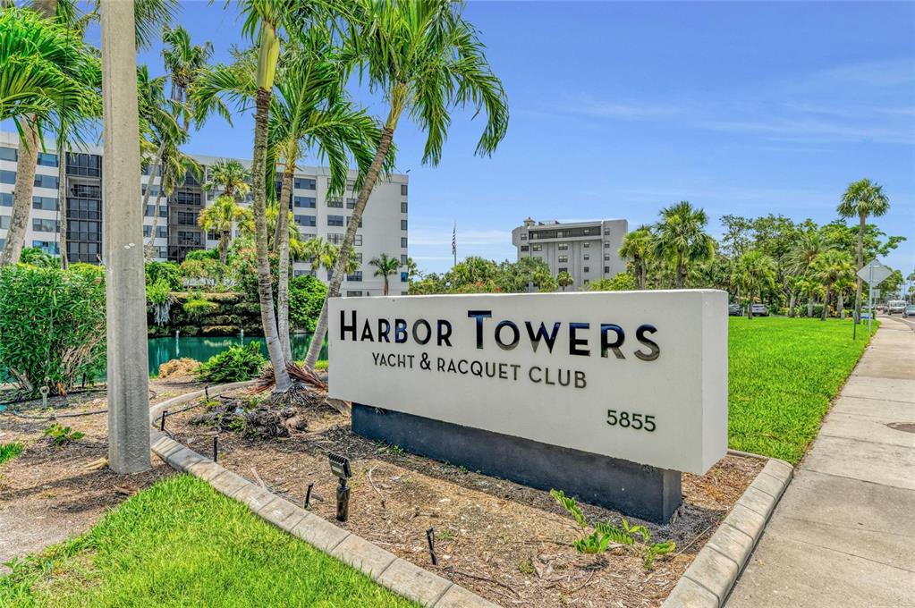 5855 MIDNIGHT PASS ROAD UNIT 416