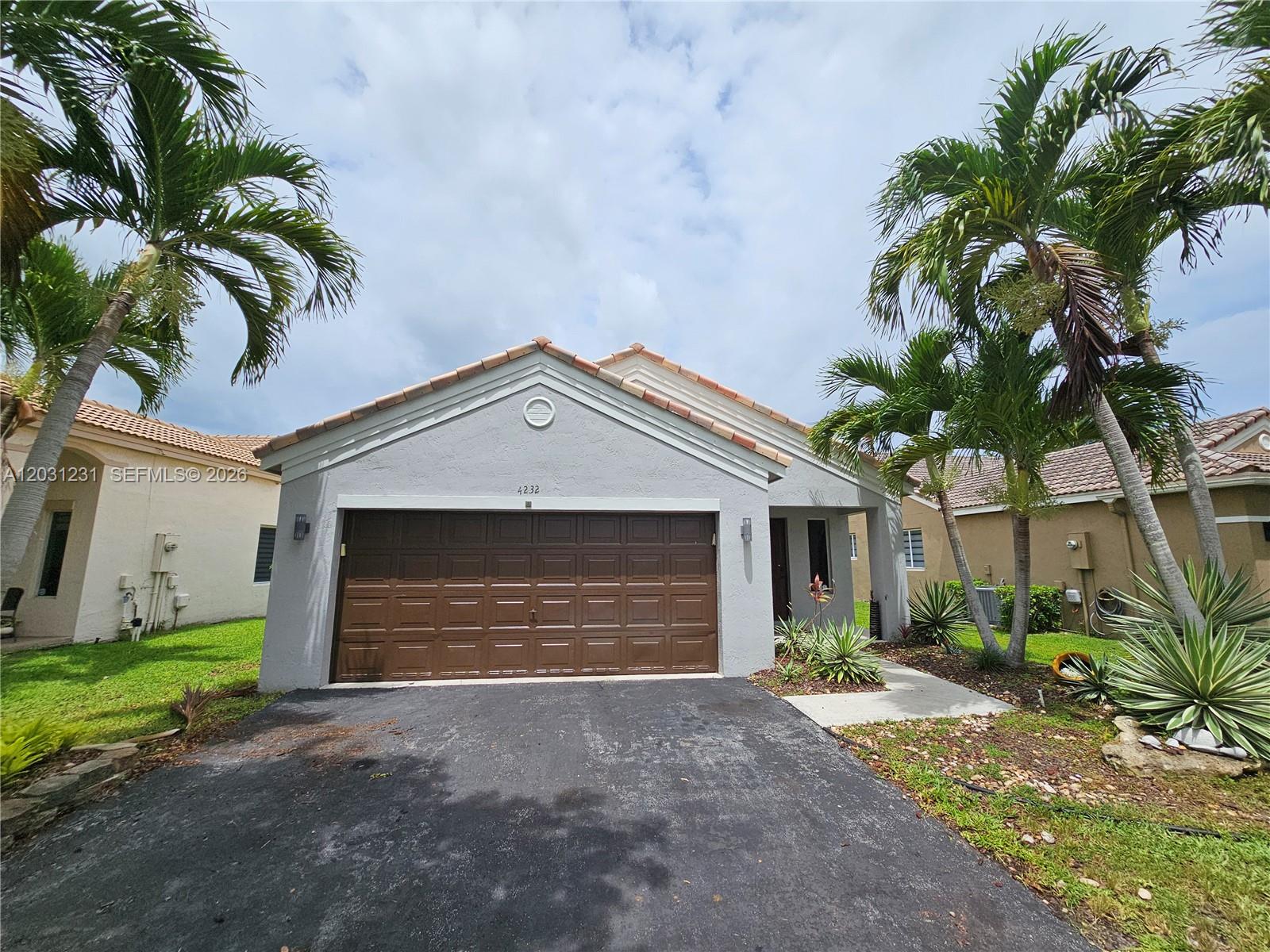 4232 Mahogany Ridge Dr, Weston FL 33331