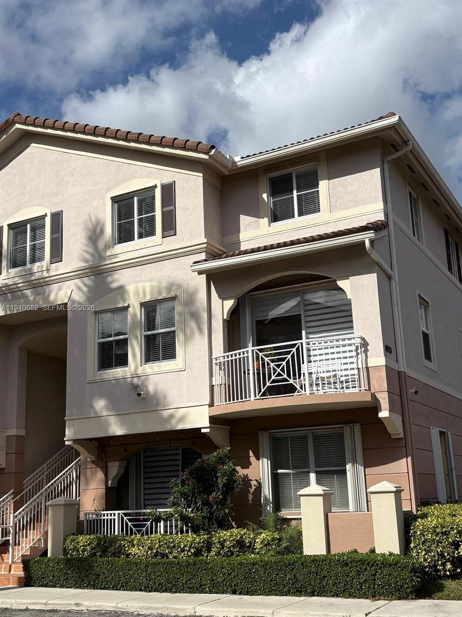 8930 W Flagler St # 201, Miami FL 33174