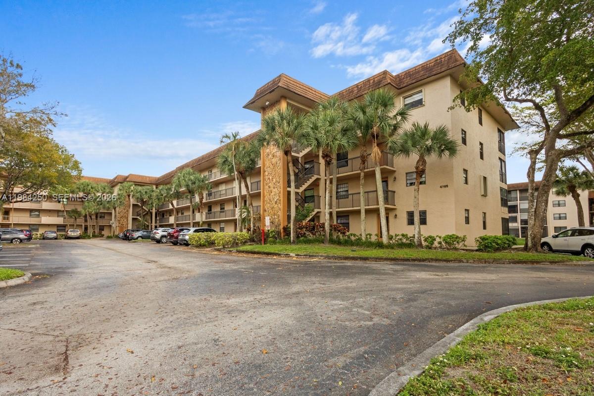 4965 E Sabal Palm Blvd # 207, Tamarac FL 33319